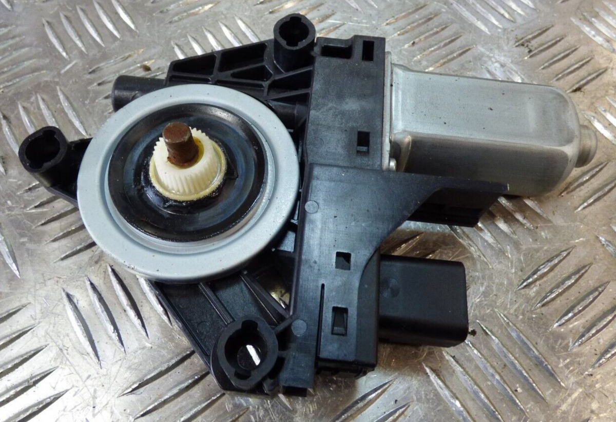 Jeep KL 2015 Fensterhebermotor vorne links Motor Scheibe 931400-104 ORIGINAL gebraucht - Cherokee – Produktansicht 1