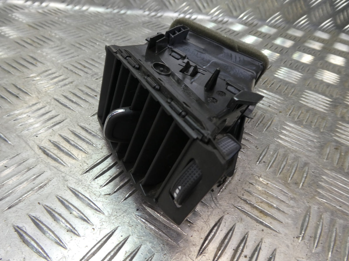 OPEL ASTRA K Luftdüse Luftströmer mitten Links GM schwarz ORIGINAL gebraucht - 39079605 – Produktansicht 2