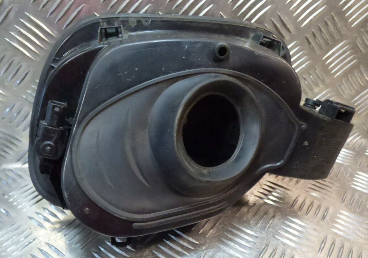 OPEL ASTRA K 1.4 TURBO Kombi Tankklappe Gehaus + Tankklappe GM 13482519 ORIGINAL gebraucht - 13407895 – Produktansicht 2