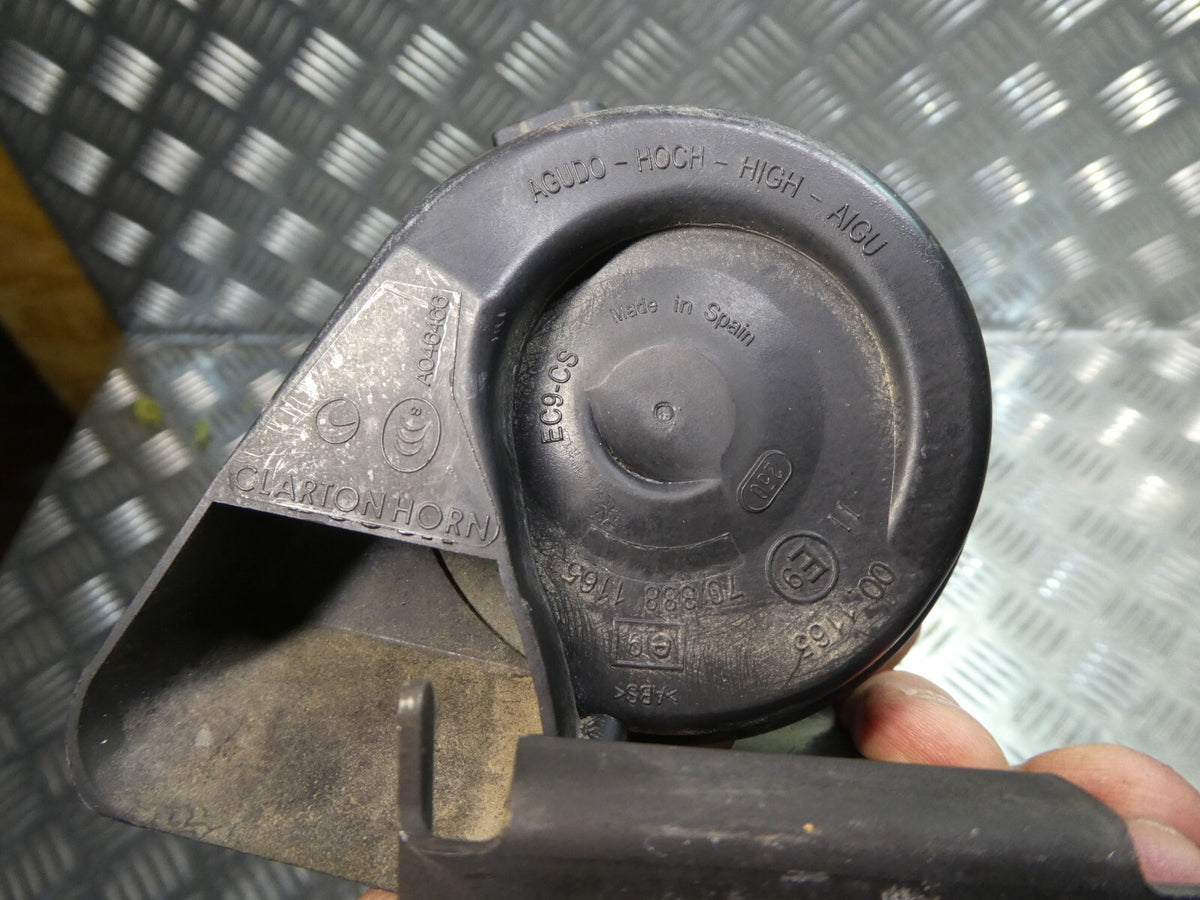 Porsche Cayenne S 92A 4.8 Hupe Fanfare Hochton 7P6951223A ORIGINAL gebraucht - - Signalhorn – Produktansicht 3
