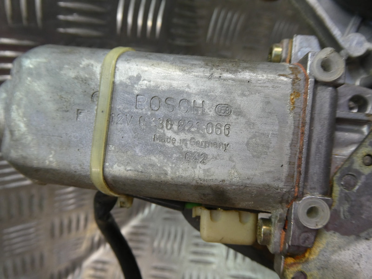 Mercedes-Benz C126 W126 Coupe SEC Fensterheber hinten rechts mit elktromotor . – Produktansicht 3