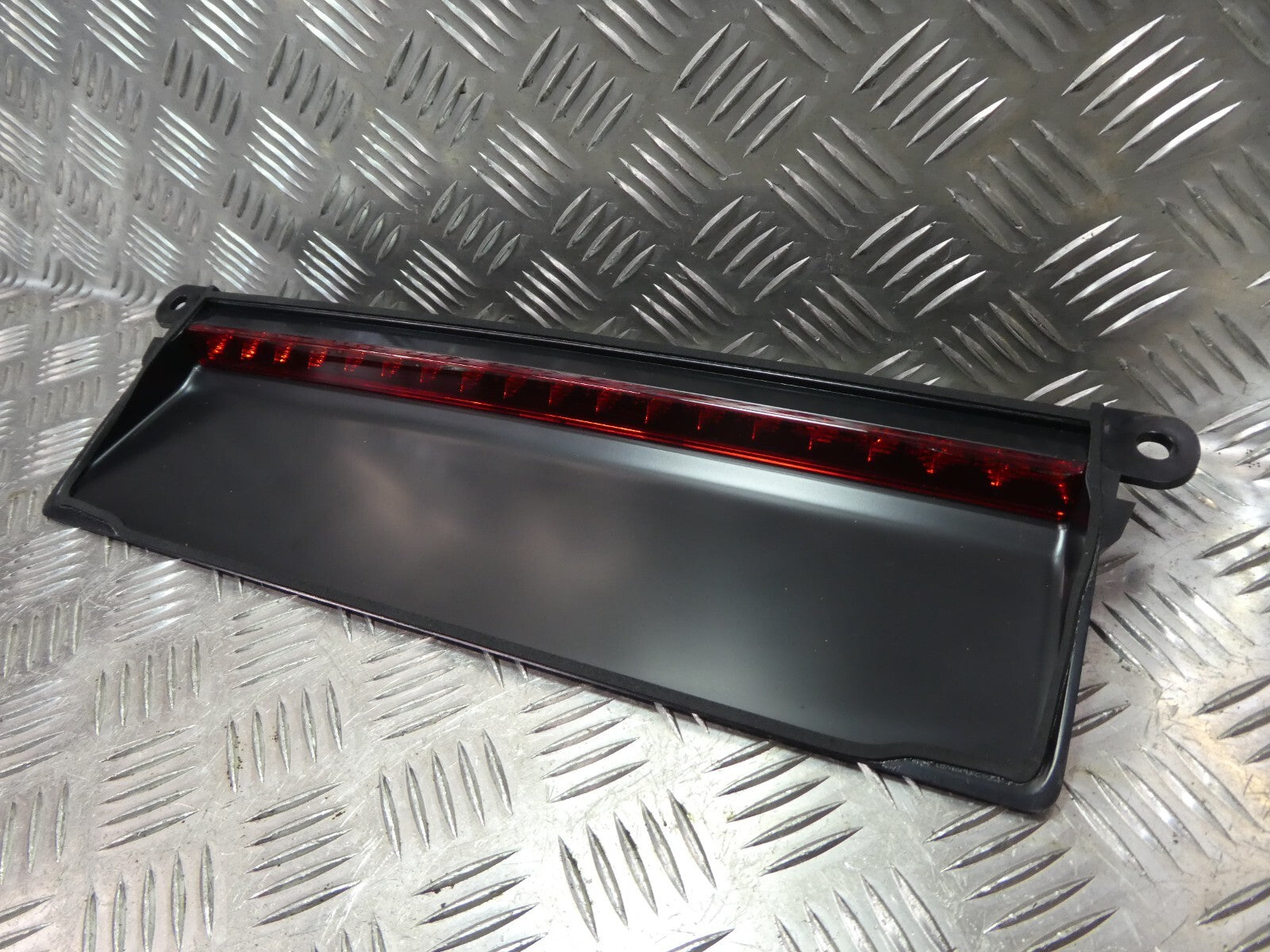 Porsche Panamera 970 Bremsleuchte Zusatzleuchte ORIGINAL gebraucht - 97063105004 – Produktansicht 3
