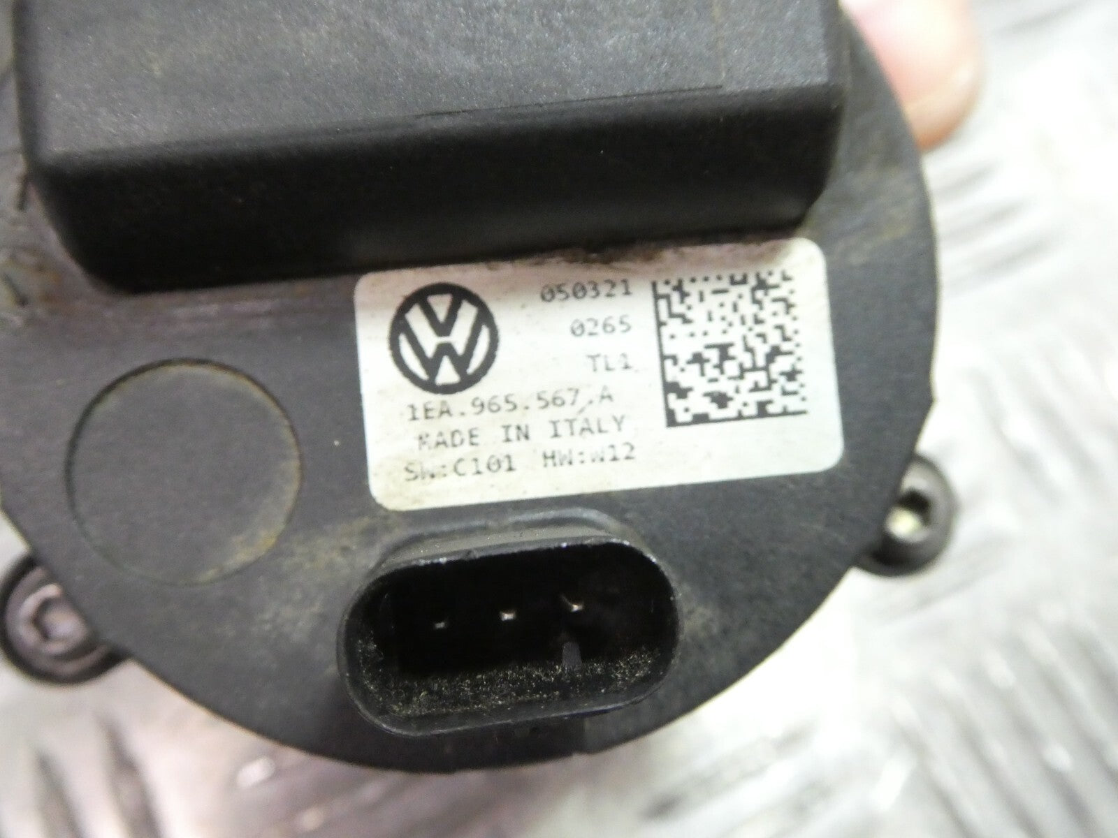 VW ID3 ID.3 Orig. Wasserpumpe Kühlmittelpumpe Pumpe 1EA965567A ORIGINAL gebraucht - Volkswagen – Produktansicht 3