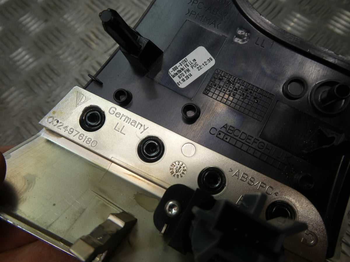 Porsche Panamera 970 Armaturenbrett Handschuhfach Blende Klavierlack ORIGINAL gebraucht - 0024976180 – Produktansicht 3