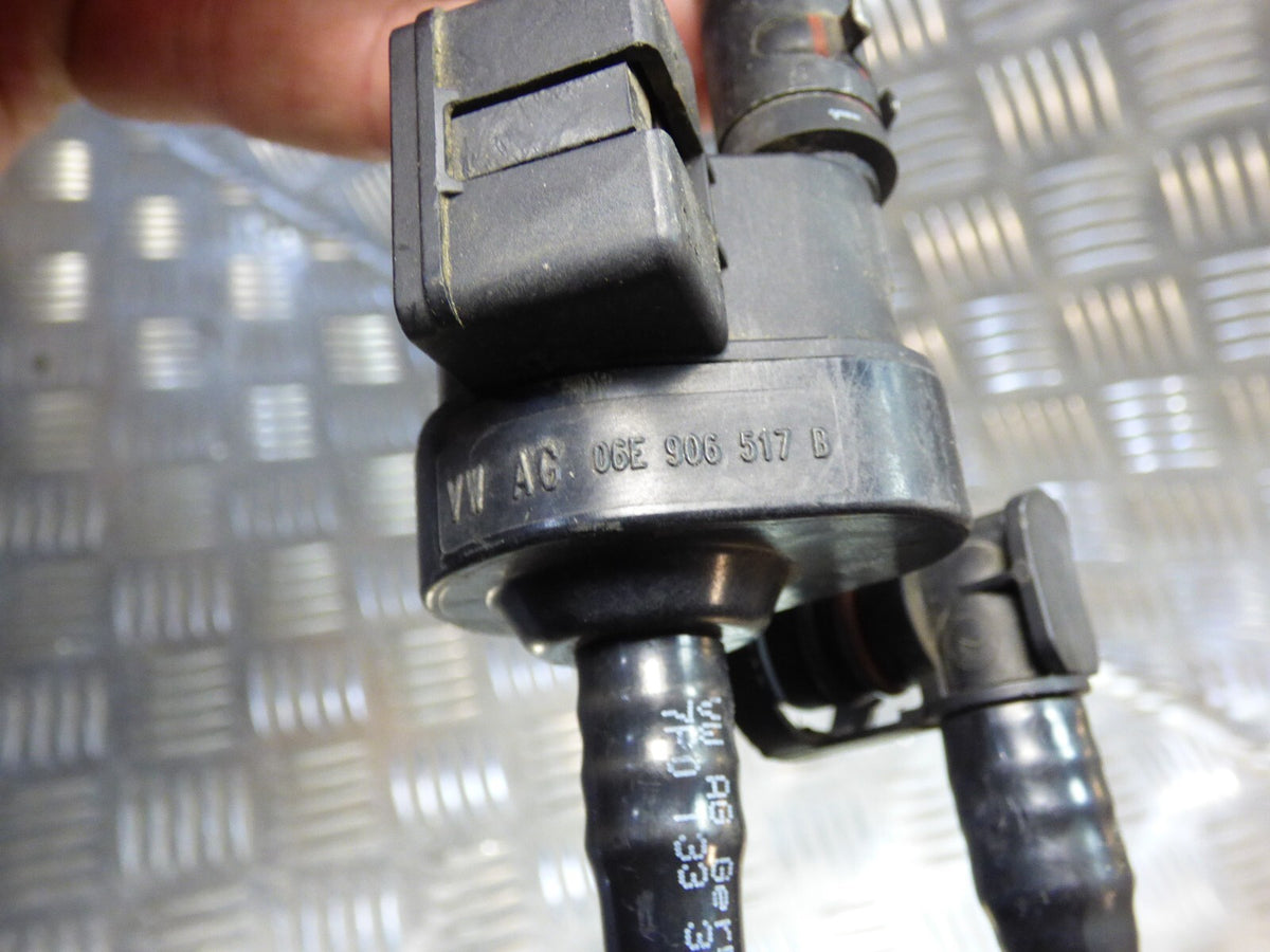 Porsche Cayenne 92A Entlüftungsleistung Ventil 06E906517B ORIGINAL gebraucht - Auslassventil – Produktansicht 5