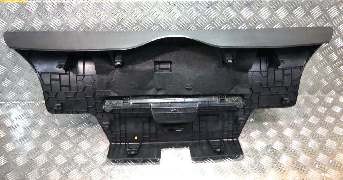VW ID.3 ID3 Heckklappenverkleidung 10A867601A 2021 schwarz ORIGINAL gebraucht - Volkswagen – Produktansicht 4
