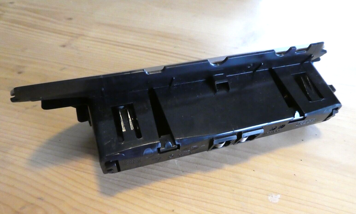 Porsche Cayenne 92A Staufach Hinten Links 7P5857951 Farbe Tartufo ORIGINAL gebraucht - Aschenbecher – Produktansicht 2