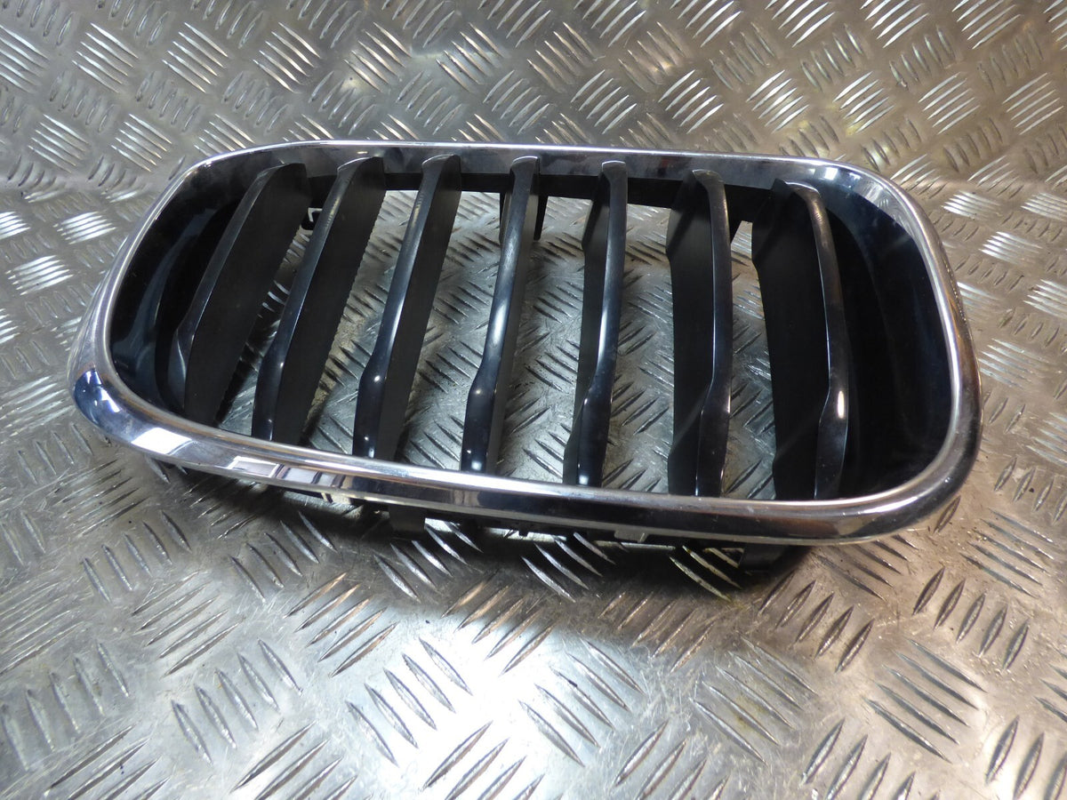 Original BMW X3 +X4 G01 + G02 F98 Grill vorne rechts gebraucht - 7464922 – Produktansicht 4