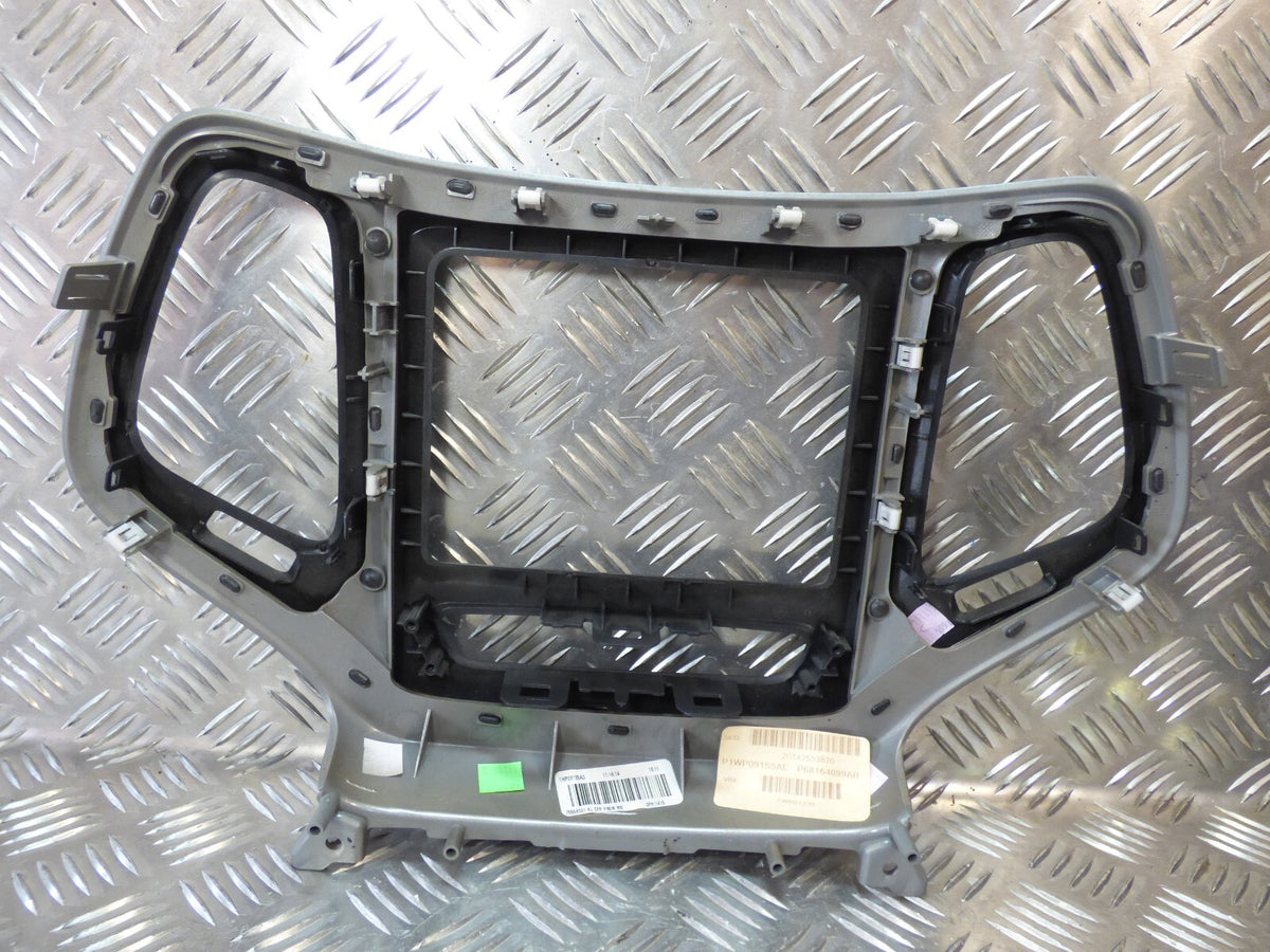 Jeep Cherokee KL 2015 Radio GPS Kopfeinheit Verkleidung ORIGINAL gebraucht - P68164099AB – Produktansicht 4