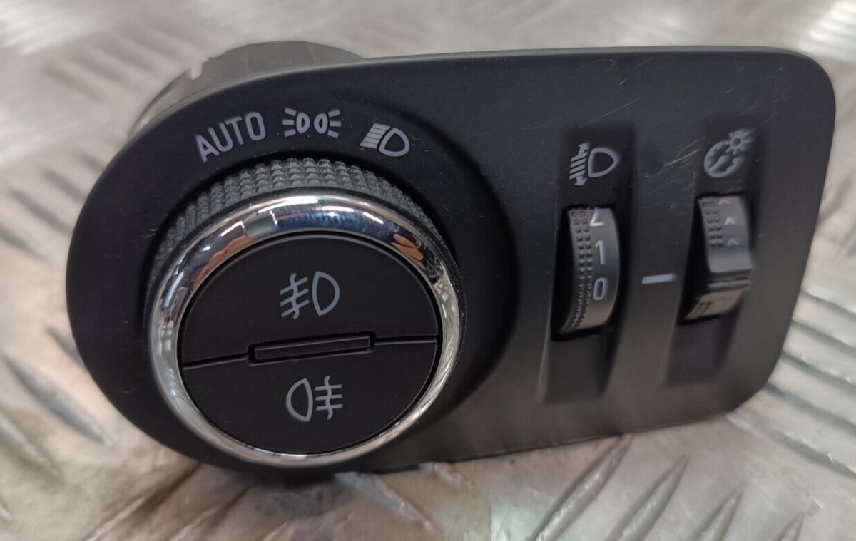 OPEL ASTRA K Kombi 1.0 Turbo Lichtschalter Auto Schalter GM ORIGINAL gebraucht - 39050757 – Produktansicht 1