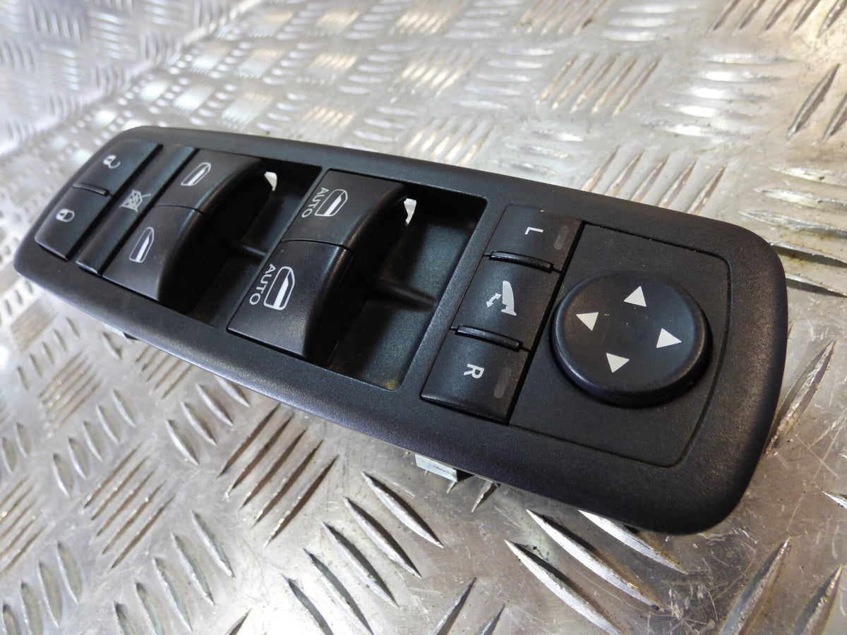 Jeep Cherokee KL 2015 Elektrischer Fensterheberschalter vorne links ORIGINAL gebraucht - 68231806AA – Produktansicht 2