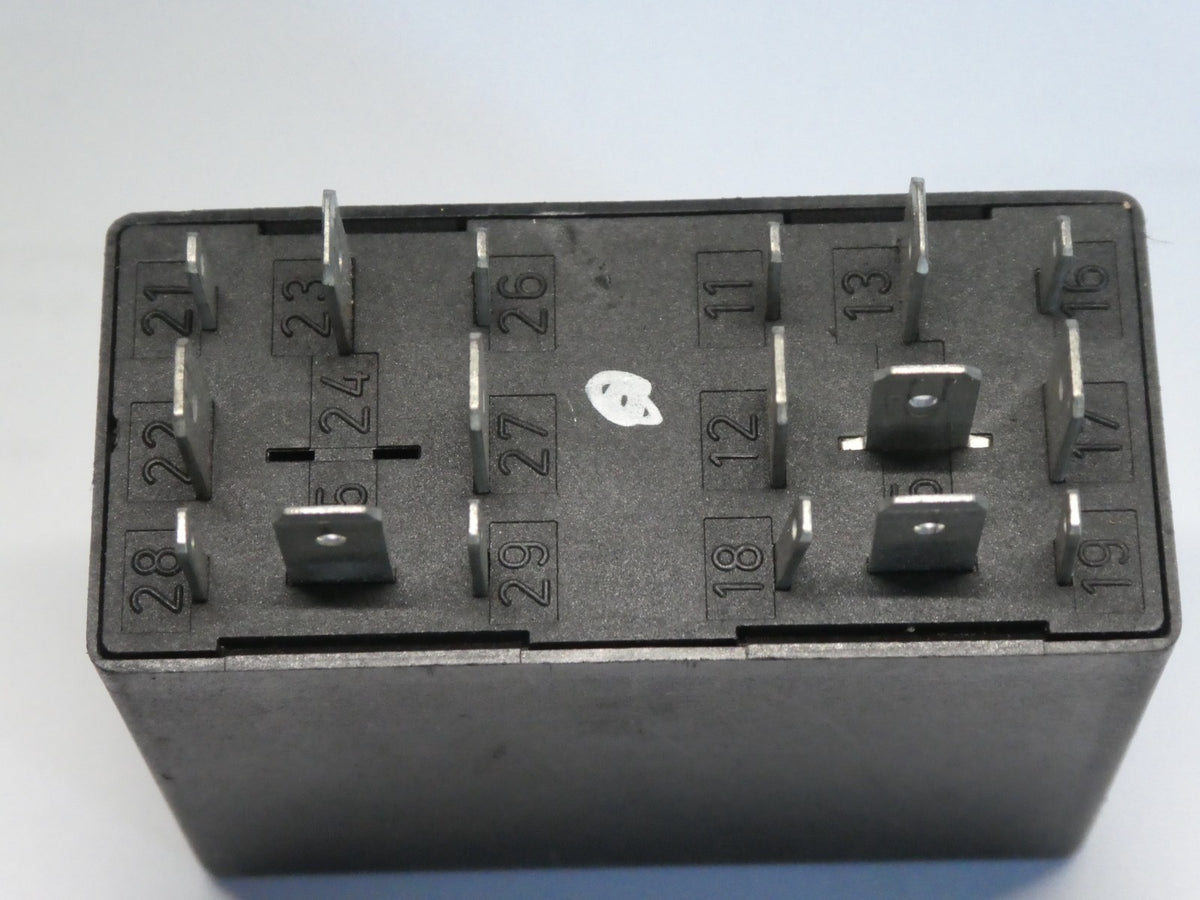Original Porsche 986 Boxster Cabrio Verdeck Relais OEM gebraucht - 98661811102 – Produktansicht 2
