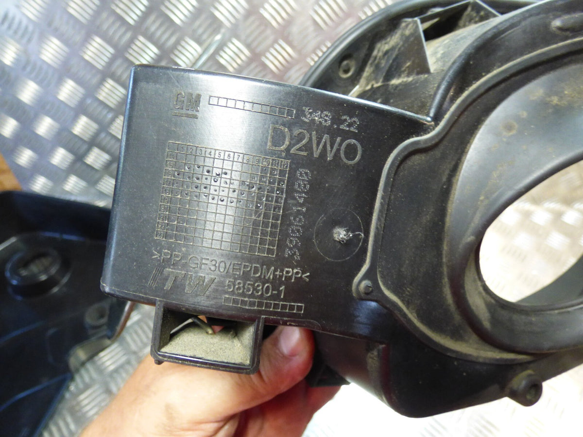 OPEL ASTRA K 1.4 TURBO Kombi Tankklappe Gehaus + Tankklappe GM 13482519 ORIGINAL gebraucht - 13407895 – Produktansicht 4