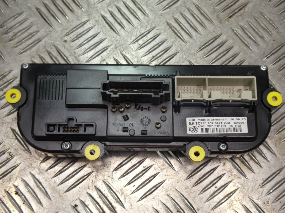 VW T5 FL T6 Klimabedienteil Heizung Schalter _ 7E0907047T ZJU ORIGINAL gebraucht - Transporter – Produktansicht 4