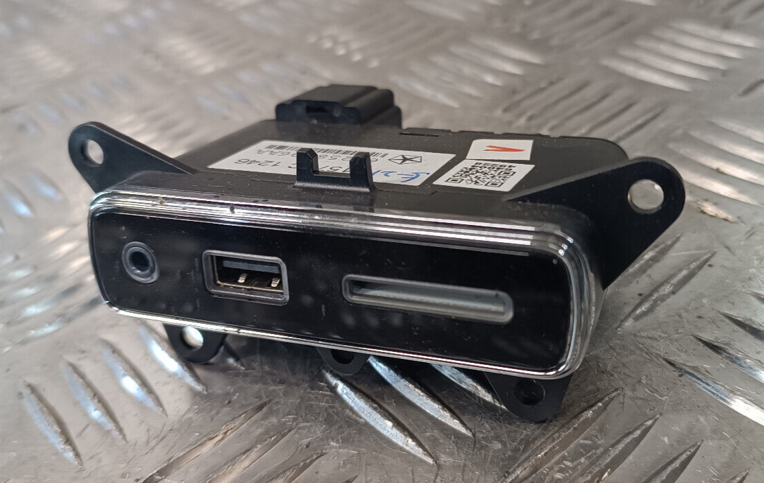 Jeep Grand Cherokee WK2 Steuergerät AUX USB SD Gerat Einheit ORIGINAL gebraucht - 68258696AA – Produktansicht 1