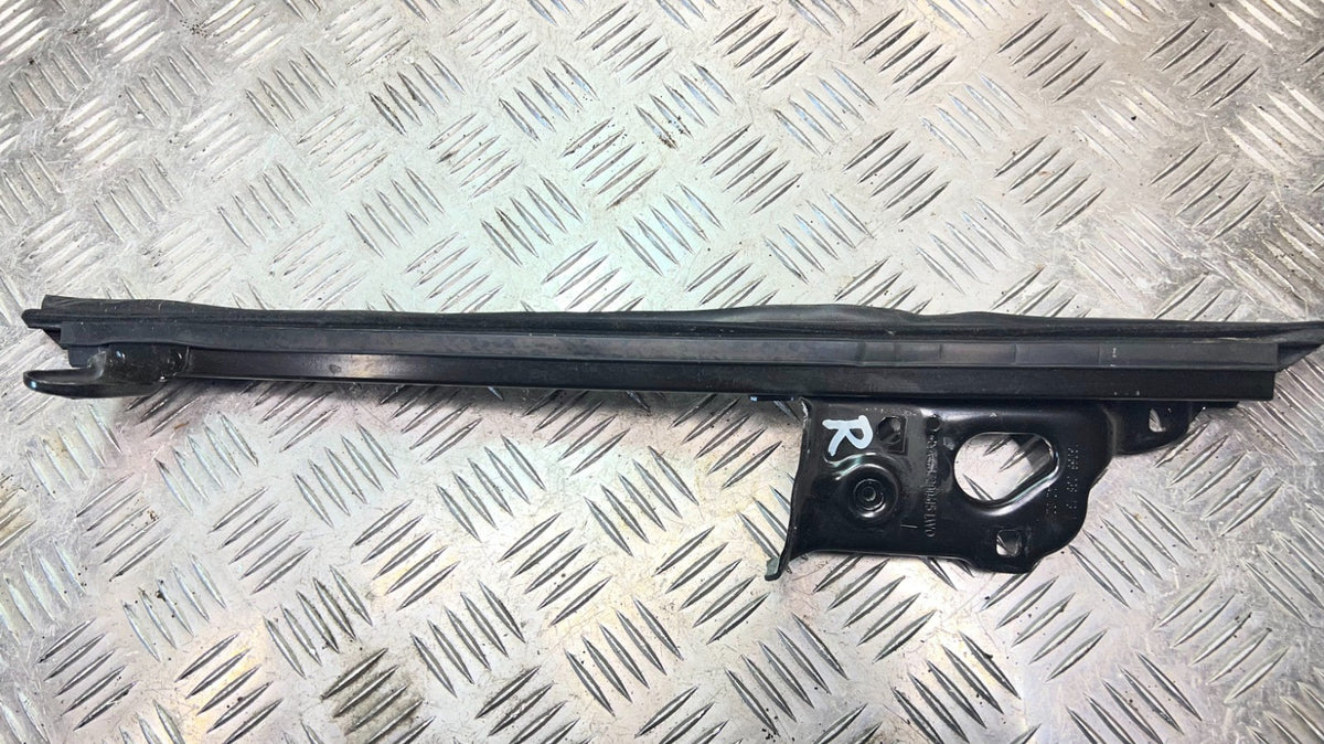 Smart ForTwo 451 ForTwo Fensterführungsschiene vorn Tür Rechts ORIGINAL gebraucht - A4517200415 – Produktansicht 1