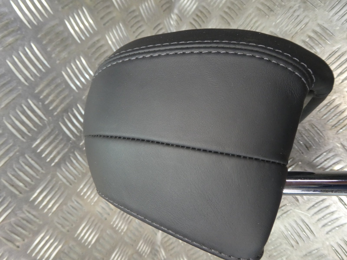 Porsche Macan 95B Schwarz Leder Kopfstütze hinten rechts o. links . ORIGINAL gebraucht - NEUWERTIG – Produktansicht 7