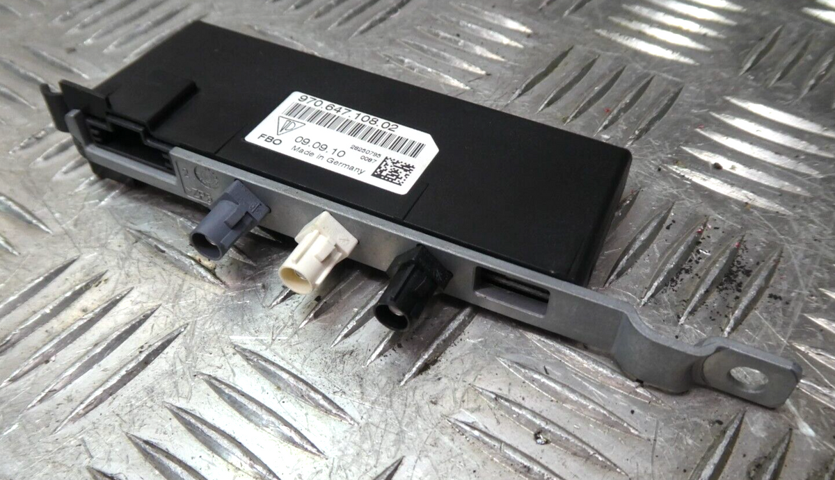 Original Porsche Panamer 970 Antennenverstärker Steuergerät gebraucht - 97064710802 – Produktansicht 1
