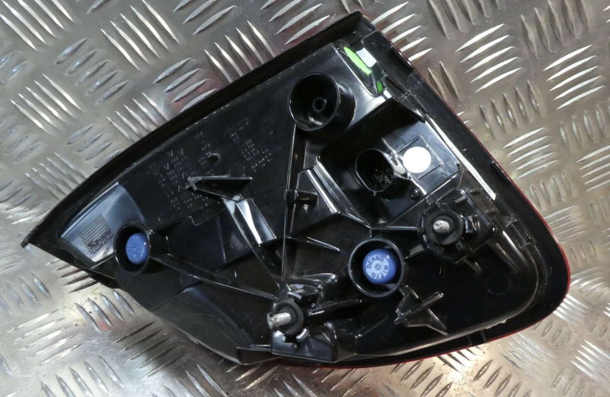 Porsche Cayenne 92A Hinten links innen Rückleuchte USA 7P5945093N ORIGINAL gebraucht - Heckleuchte – Produktansicht 4