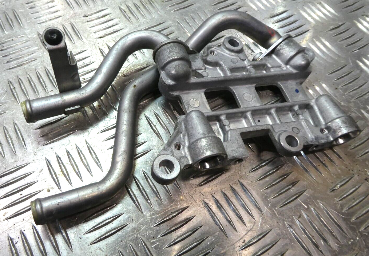 Porsche Cayenne S 92A 4.8 Getriebekühler Vorwärmer 7P0121065M ORIGINAL gebraucht - Rohrstutzen – Produktansicht 1
