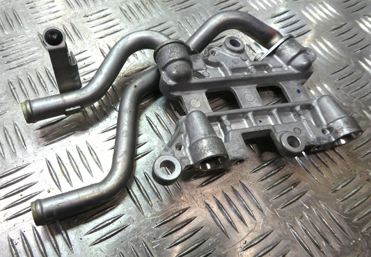 Porsche Cayenne S 92A 4.8 Getriebekühler Vorwärmer 7P0121065M ORIGINAL gebraucht - Rohrstutzen – Produktansicht 1