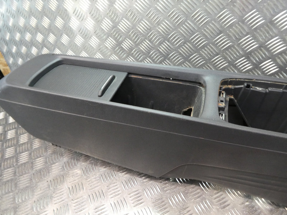 ID3 ID.3 Mittelkonsole Konsolle mit USB anschluss ORIGINAL gebraucht - Volkswagen – Produktansicht 4
