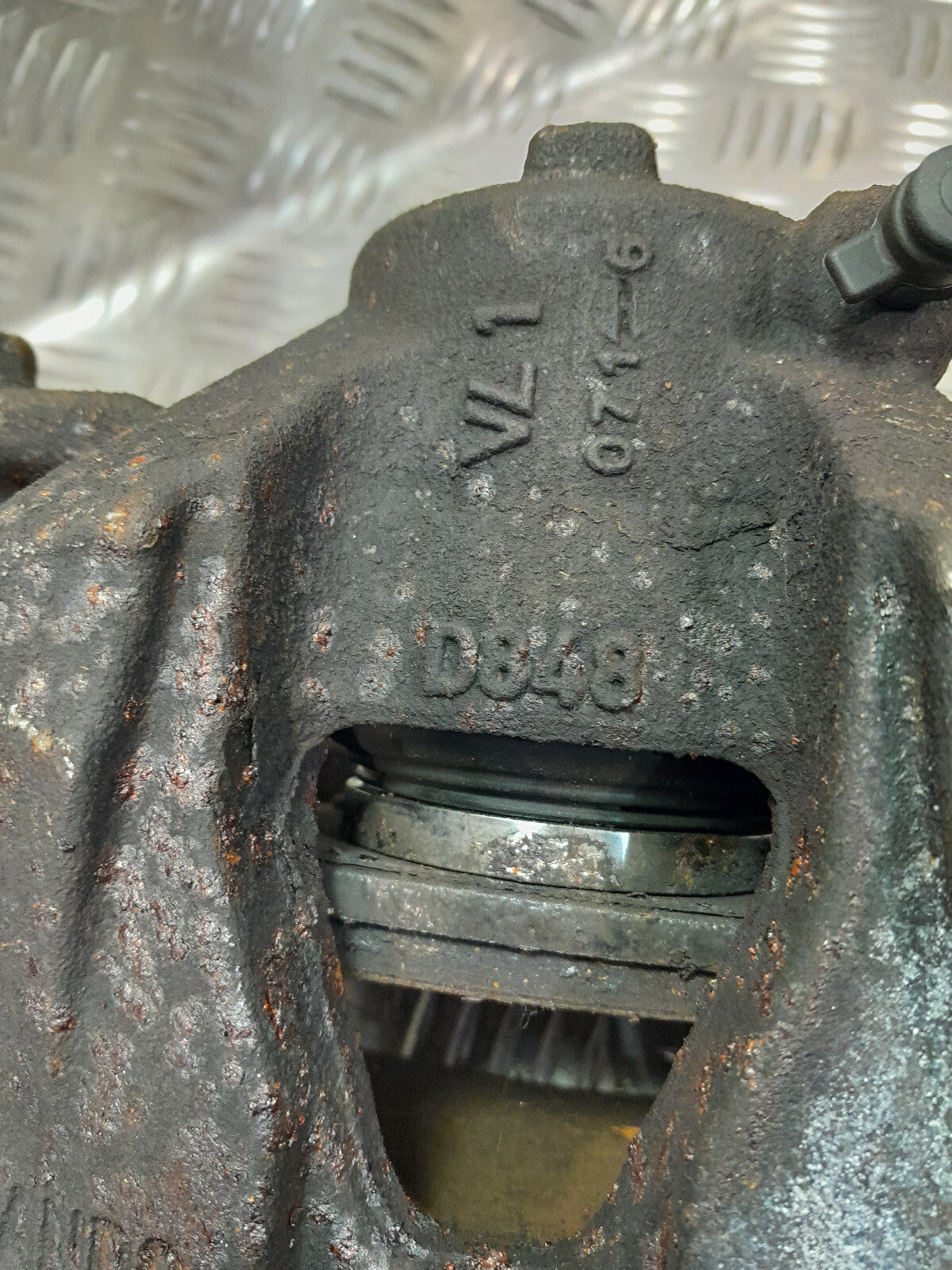Jeep 1.6 Mjet Original Bremssattel Vorne Links 249L D848 gebraucht - Renegade – Produktansicht 3