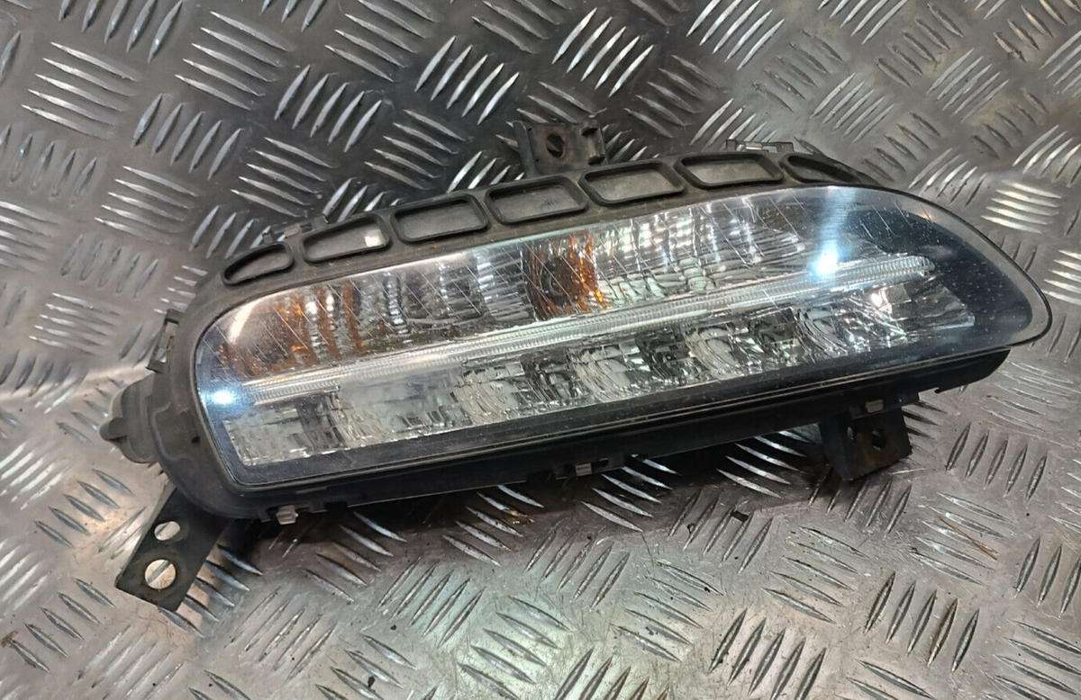 Porsche Panamera 970 Nebelscheinwerfer vorne rechts Blinker ORIGINAL gebraucht - 97063108202 – Produktansicht 1