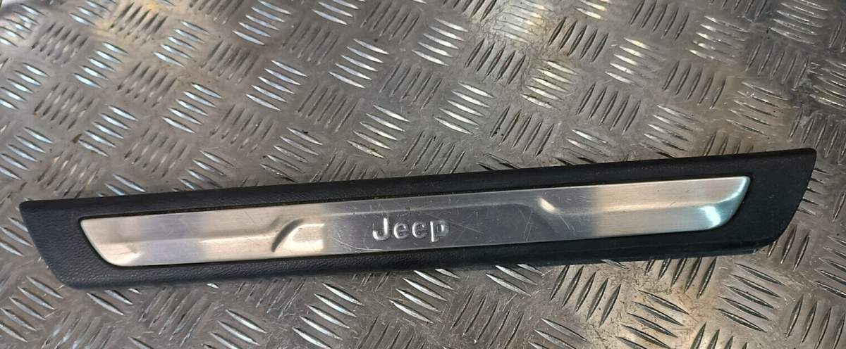 Jeep Grand WK2 Leiste Einstiegsleiste Vorne . P1NC81DX9AB ORIGINAL gebraucht - Cherokee – Produktansicht 1
