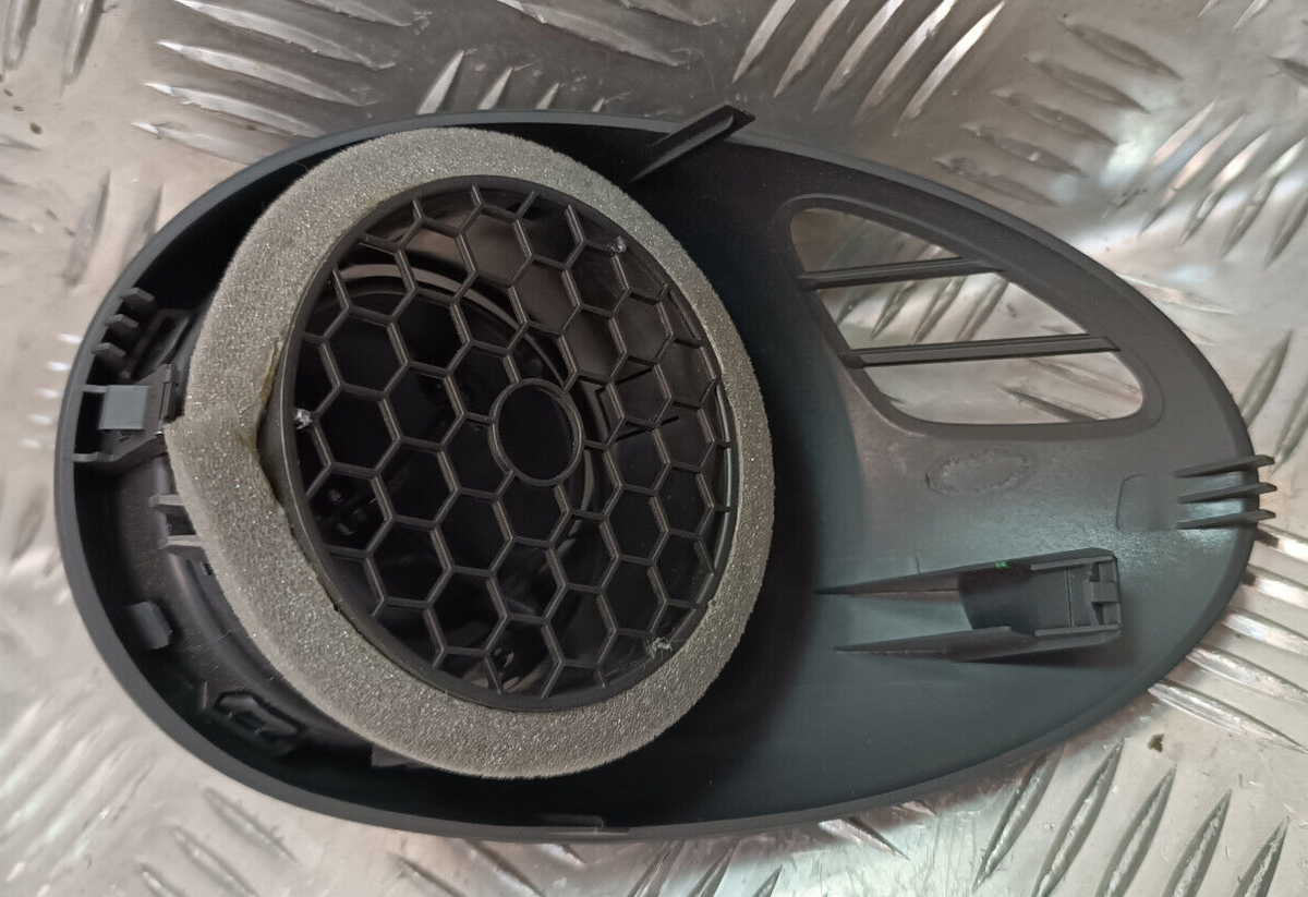 Renault Zoe 2022 Original Luftdüse Verkelidung 114120001 11412 0001 gebraucht - 687622395R – Produktansicht 2
