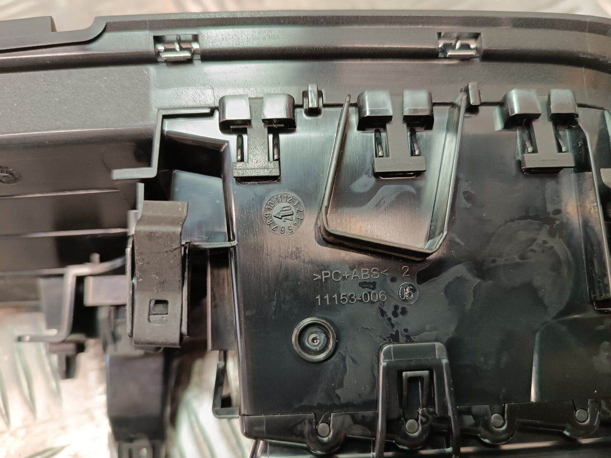 Renault Zoe 2022 Original Luftdüse Verkelidung Mittel 11154005 11153006 gebraucht - 11413000 – Produktansicht 5