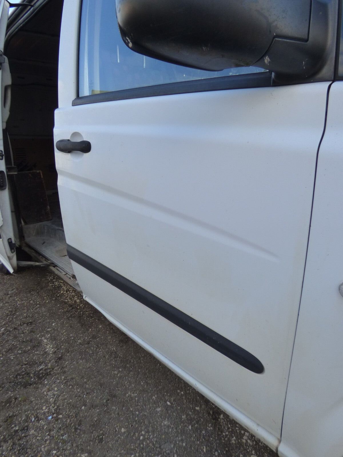 Vito W639 Tür Vorne Rechts ohne Anbauteile_ kein Rost _ Weiß ORIGINAL gebraucht - Mercedes – Produktansicht 2