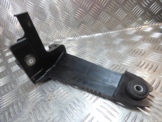 OPEL ASTRA K ABS Pumpenhalterung Halterung Halter ORIGINAL gebraucht - GM39017042 – Produktansicht 1