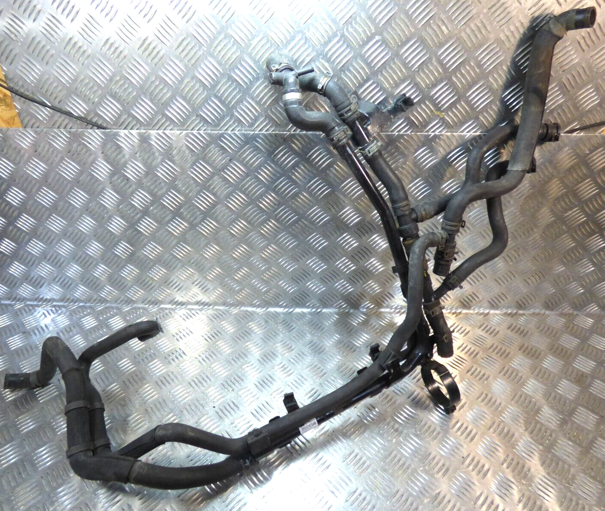 Porsche Cayenne 92A Hybrid Kühlwasserschläuche Satz ORIGINAL gebraucht - 7P0121070AB – Produktansicht 2