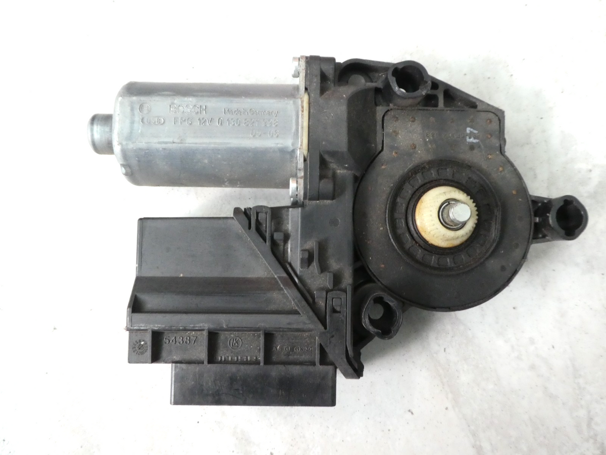 VW T5 MULTIVAN 2003_16 Fensterhebermotor Tür Vorne Rechts 7H1959802A ORIGINAL gebraucht - Transporter – Produktansicht 2