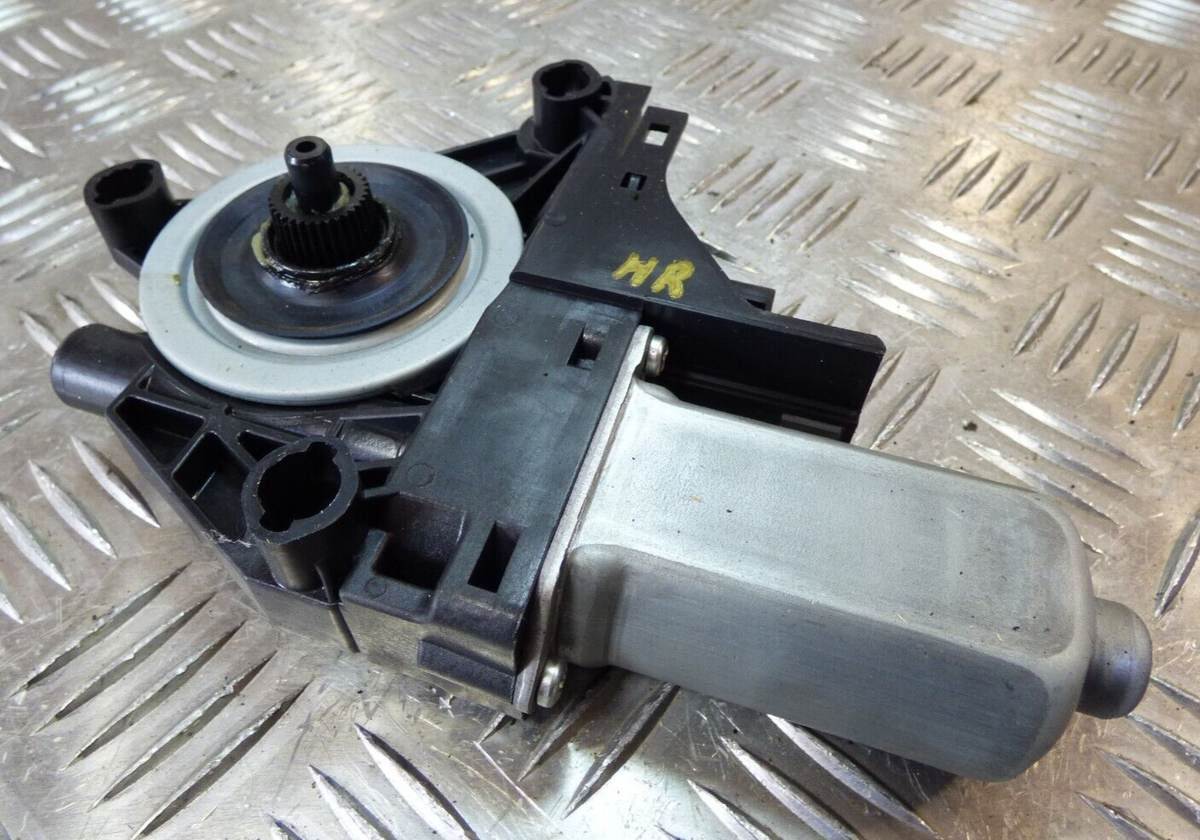 Jeep KL 2015 Fensterhebermotor hinten rechts Motor Scheibe 931403-103 ORIGINAL gebraucht - Cherokee – Produktansicht 1