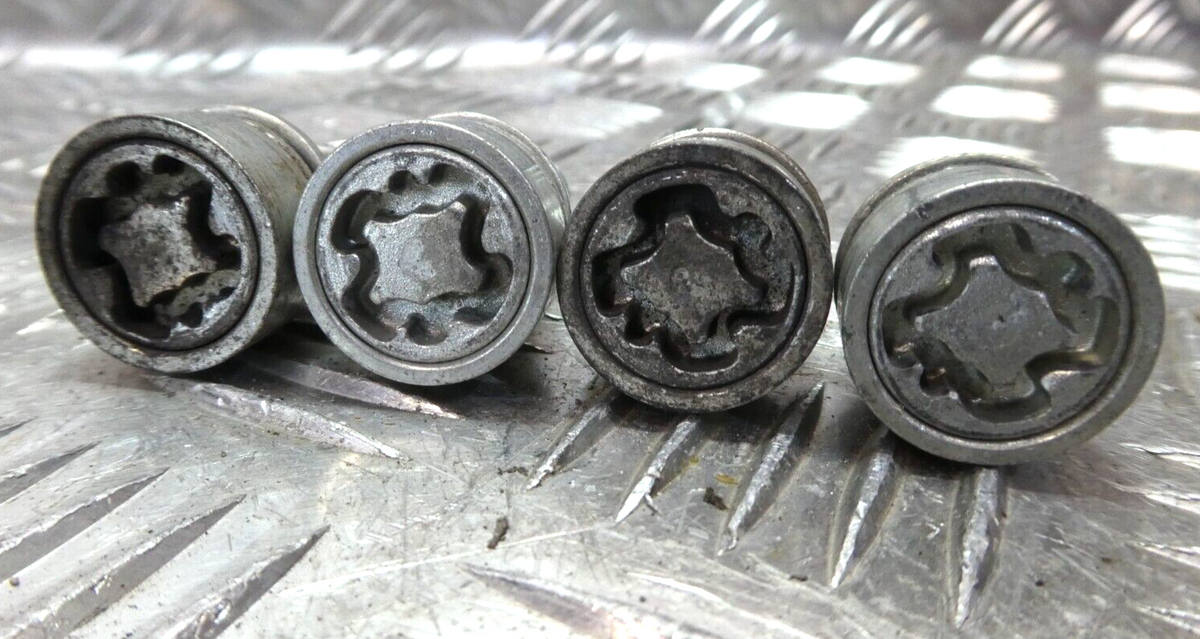 VW ID3 ID.3 Radsicherung Felgenschloss Sicherung Schraube Alufelgen ORIGINAL gebraucht - Volkswagen – Produktansicht 3