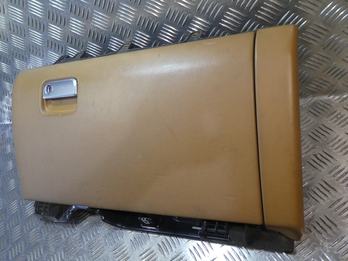 Porsche Cayenne 92A Handschuhkasten Ablagefach 7P5857095K cognac ORIGINAL gebraucht - Handschuhfach – Produktansicht 3