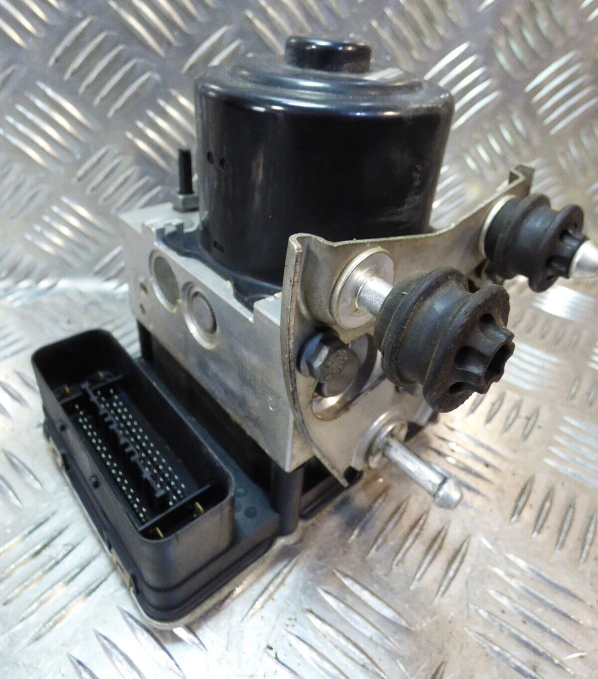 Porsche Cayenne 92A ABS Steuergerät ESP 7P0614517G 7P0907379G ORIGINAL gebraucht - Hydraulikblock – Produktansicht 1