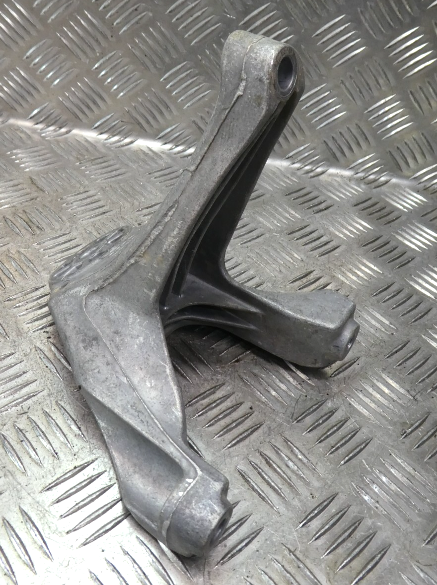 Porsche 3.0 E-Hybrid Motorhalter motor halterung rechts 7L8199308F ORIGINAL gebraucht - Panamera – Produktansicht 2