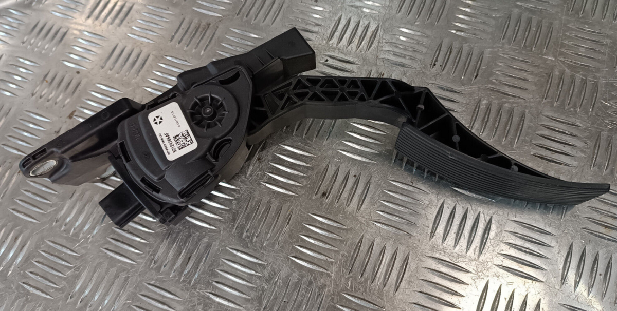 Jeep Grand Cherokee WK2 Gaspedal 6PV933 966-00 ORIGINAL gebraucht - 52124785AF – Produktansicht 3