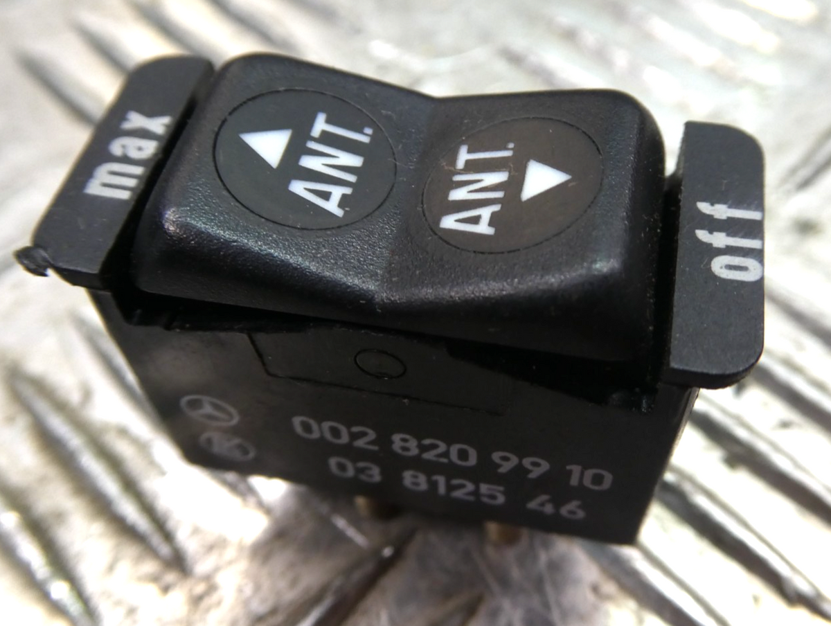 Orig. Mercedes-Benz W126 C126 SEC Schalter Antenne ORIGINAL gebraucht - 0028209910 – Produktansicht 1