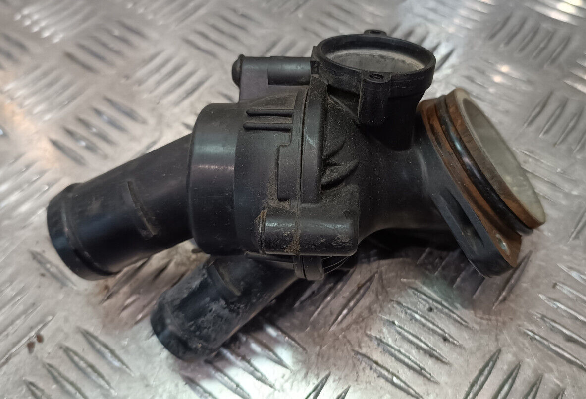 VW T5 2.0 TDI CAA Original Thermostat Kühlmittel 03L121111F gebraucht - Transporter – Produktansicht 1