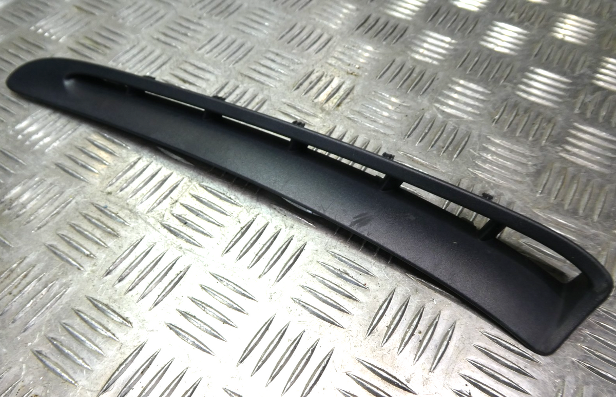 Porsche Panamera 970 Blende für Kotflügel, Lufteinlass Links Vorne ORIGINAL gebraucht - 97050463309 – Produktansicht 1