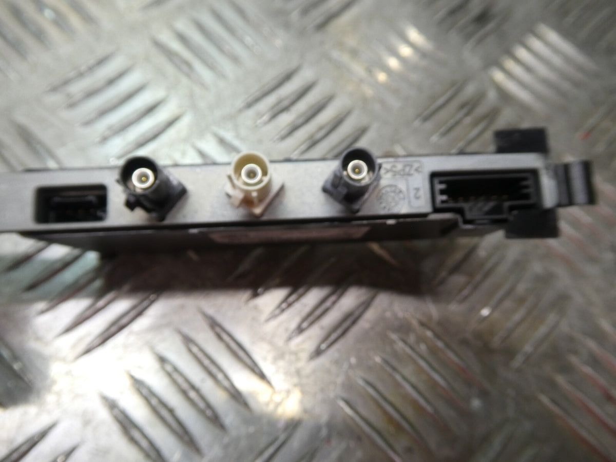 Original Porsche Panamer 970 Antennenverstärker Steuergerät gebraucht - 97064710802 – Produktansicht 2