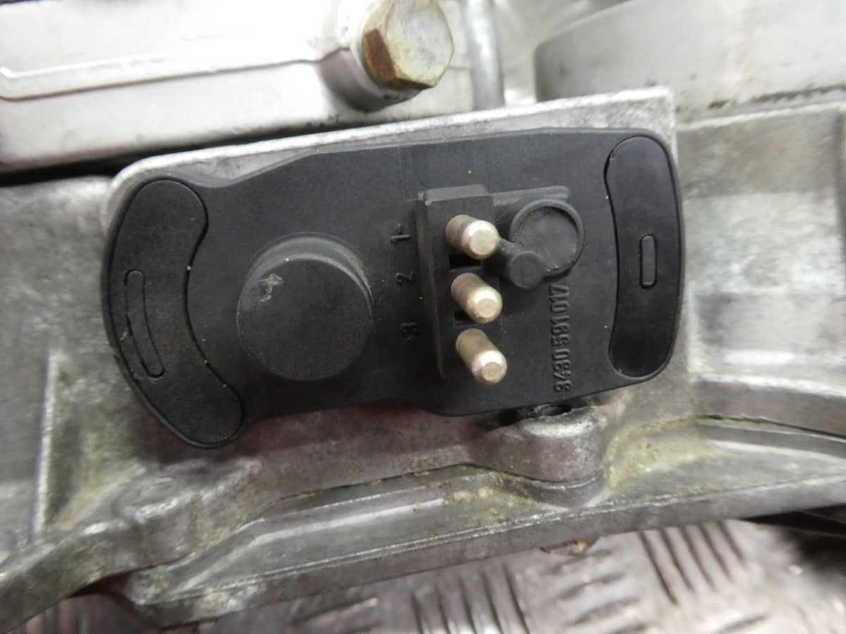 Mercedes-Benz W126 C126 Mengenteiler für Einspritzanlage 0438121037 ORIGINAL gebraucht - 0438101016 – Produktansicht 5