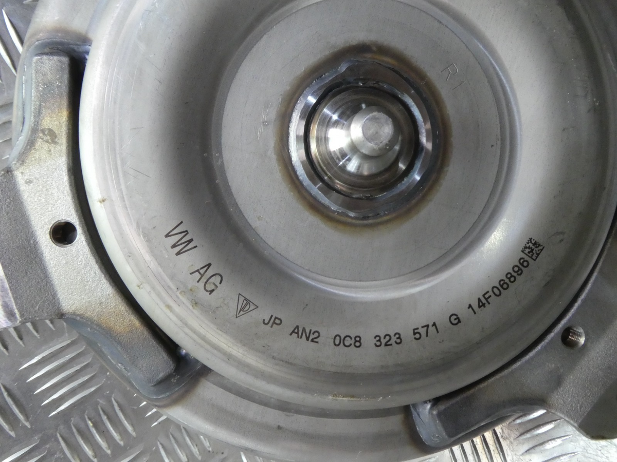 Porsche 3.0 E-Hybrid PDK Drehmomentwandler Wandler 0C8323571G ORIGINAL gebraucht - Panamera – Produktansicht 4