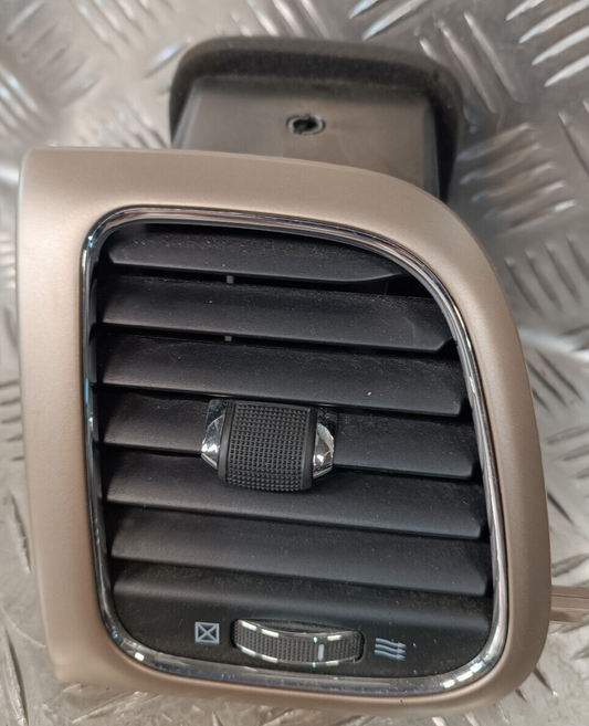 Jeep Grand Cherokee WK2 Links Luftdüse Belüftung ORIGINAL gebraucht - X90016502MR – Produktansicht 1