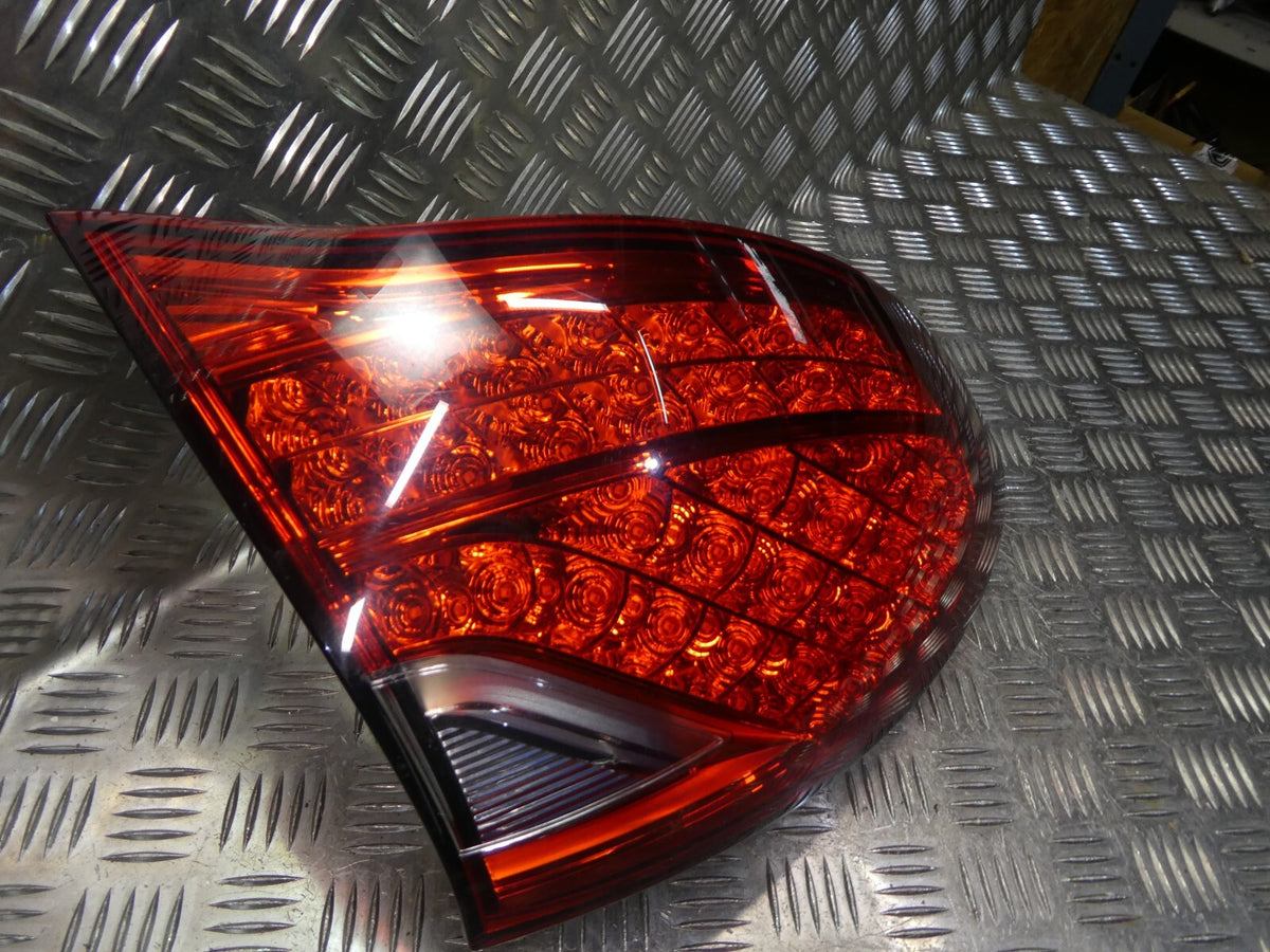 Porsche Cayenne 92A Orig USA LED Rückleuchte aussen links 7P5945095R ORIGINAL gebraucht - Heckleuchte – Produktansicht 2