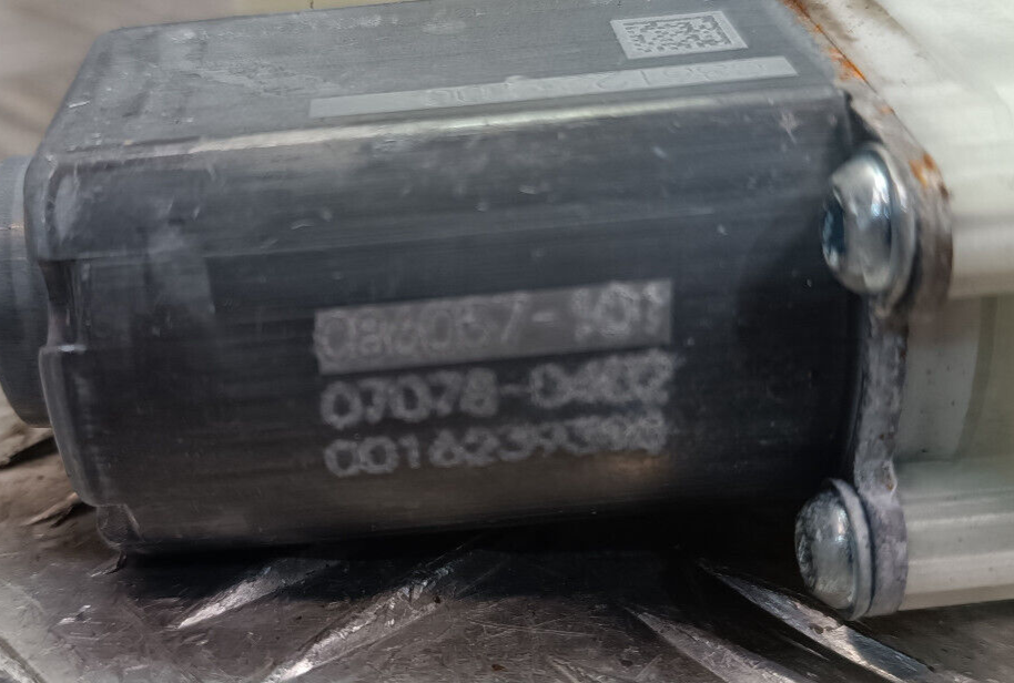 OPEL ASTRA K Kombi 1.0 Original Tür Fensterheber Motor Hinten Rechts -100 gebraucht - C86122 – Produktansicht 3